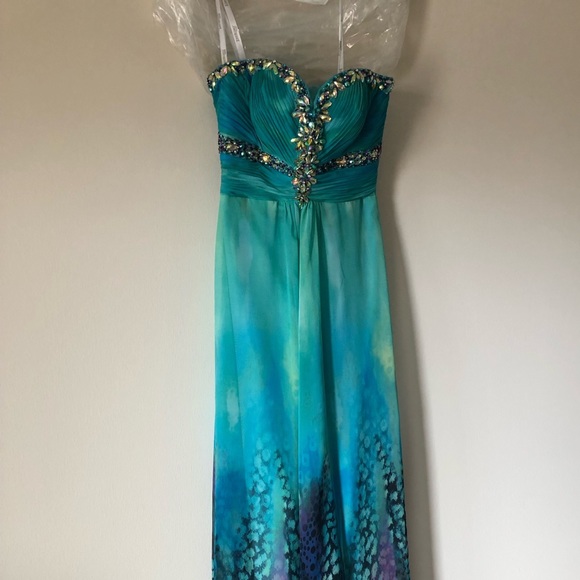 Grad Dress, Size 2, Tony Bowls Collection - Picture 2 of 8